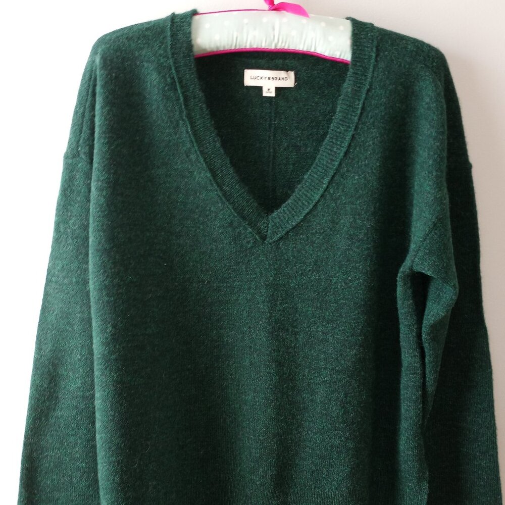 'Lucky' Vee neck L/S Sweater Size M Solid Green EUC